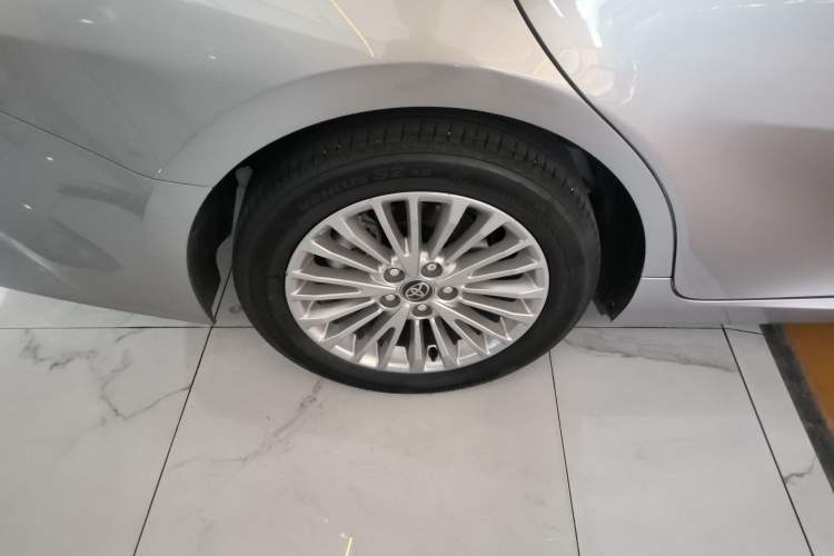 Used Toyota Camry 2024 Dual-Motor 2.0 HGVP Luxury Edition
