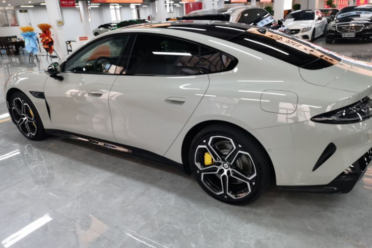 Used  SU7 2024 Rear-Drive Ultra-Long Range Advanced Pro-Level Intelligent Driving Version
