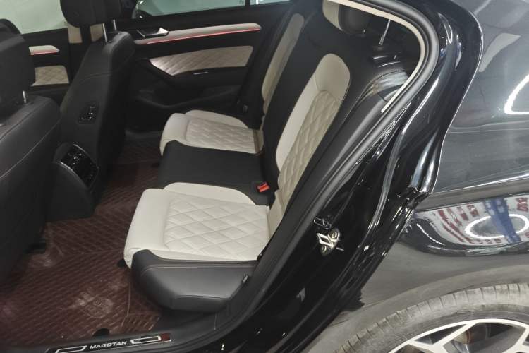 Used Volkswagen Magotan 2023 2 Million Units Commemorative Edition 330TSI DSG Luxury Version