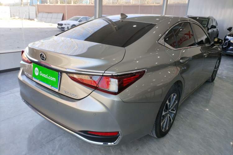 Used Lexus ES 2024 200 Premium Edition
