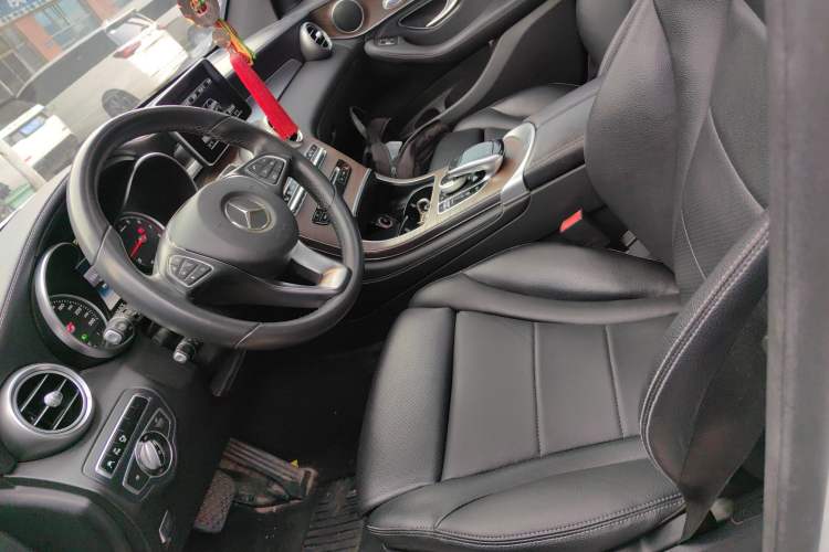 Used Mercedes-Benz GLC 2016 GLC 300 4MATIC Dynamic Model
