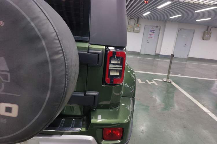 Used  BJ40 2020 2.0T Automatic Four-Wheel Drive Tribute Edition 2020 Xieke Version
