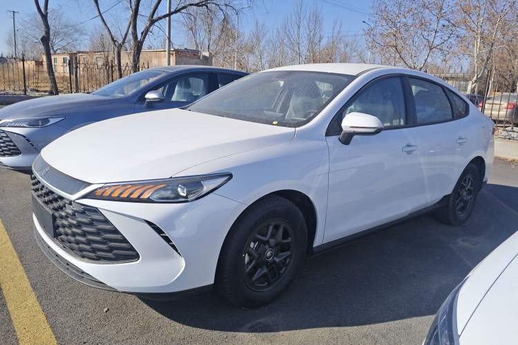 Used BYD Qin PLUS 2025 DM-i Smart Drive 55KM Leading Model
