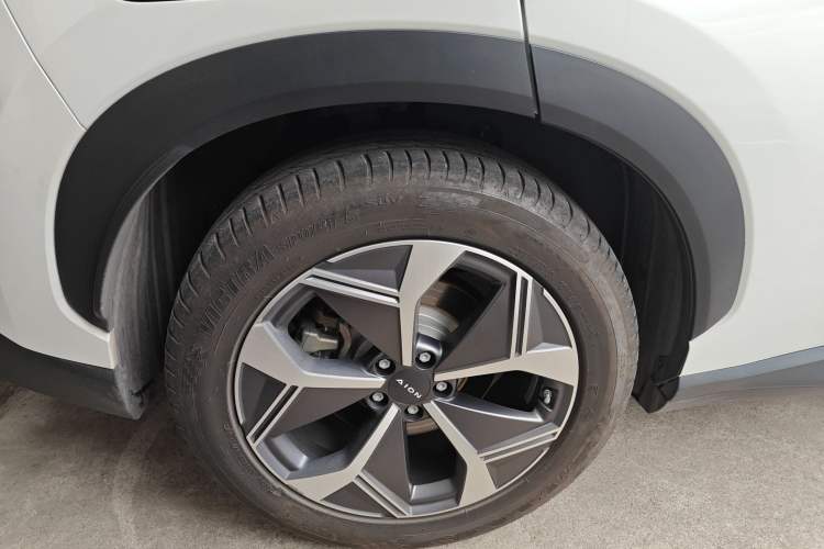 Used AION V 2021 Plus 70 Smart Technology Edition Lithium Iron Phosphate
