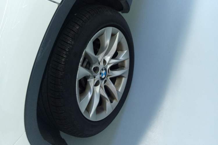 Used BMW X1 2014 sDrive18i Leading Model
