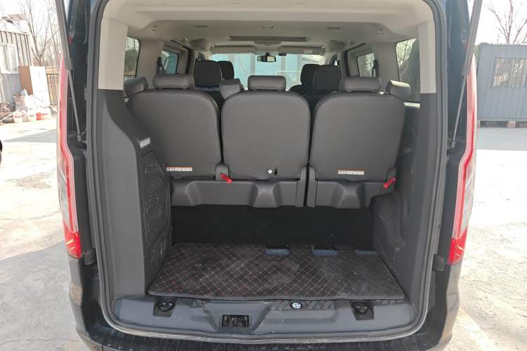 Used Ford Tourneo Custom 2017 2.0T Automatic Elite Version
