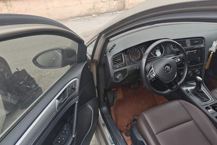 Used Volkswagen Golf 2020 200TSI DSG Comfortable and Ambitious Edition