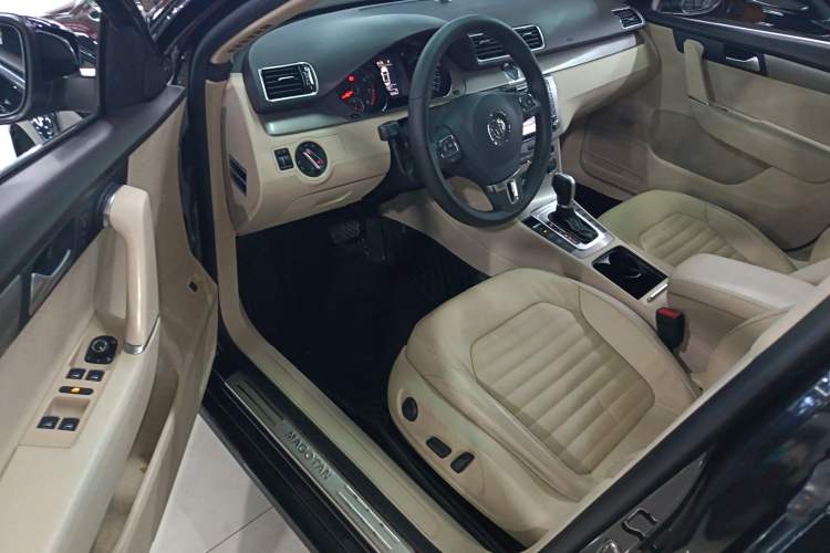 Used Volkswagen Magotan 2015 1.8TSI Advanced Model
