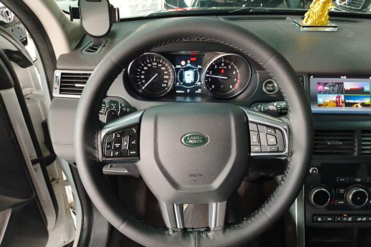 Used Land Rover Discovery Sport 2019 240 PS SE Version China VI Standard
