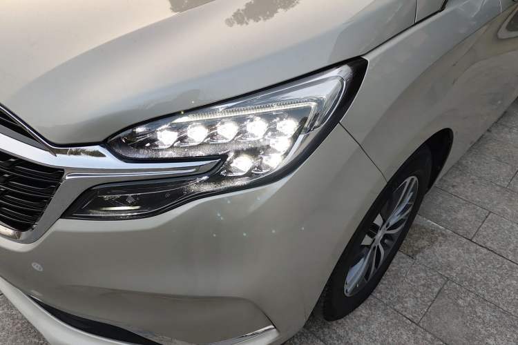 Used Buick GL8 2022 ES Landtrek 653T Comfort Edition
