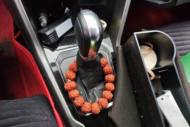 Used Volkswagen T-ROC 2018 280TSI DSG Two-Wheel Drive Advanced Version China V Emission Standard
