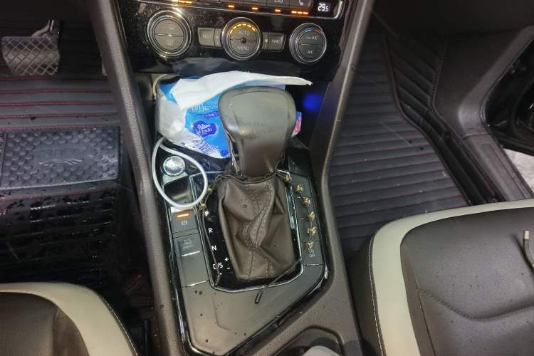 Used Volkswagen Tiguan L 2018 330TSI Automatic Two-Wheel Drive Luxury Edition
