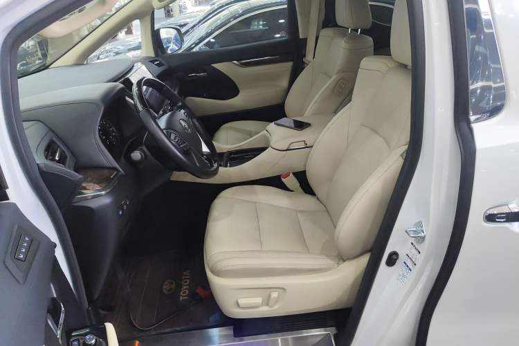 Used Toyota Alphard 2020 Dual-Engine 2.5L Luxury Edition