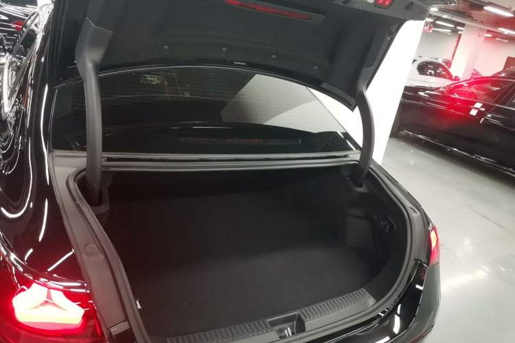 Used Mercedes-Benz E-Class New Energy 2024 E 350 e L Plug-in Hybrid Sedan