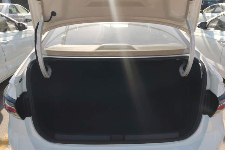 Used Volkswagen Lavida 2023 New Rui 1.5L Automatic New Yi Edition