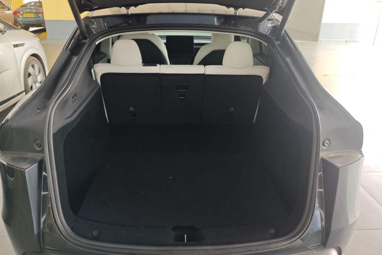 Used Tesla Model Y 2025 Rear-Wheel Drive First Edition