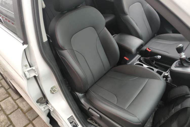 Used Haval M6 2019 1.5T Manual Two-Wheel Drive Elite Version China VI Standard