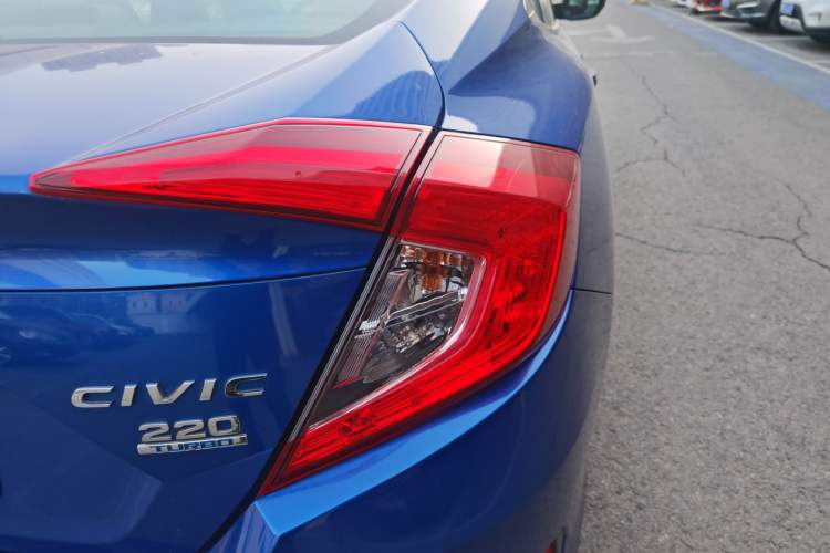 Used Honda Civic 2016 220TURBO Manual Luxury Edition
