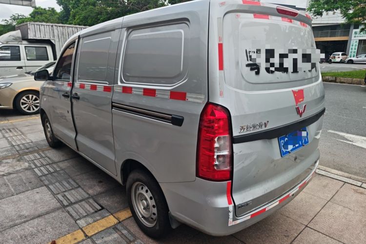 Used Wuling Hongguang V 2021 1.5L Jingqu Edition Enclosed-Window Vehicle LAR
