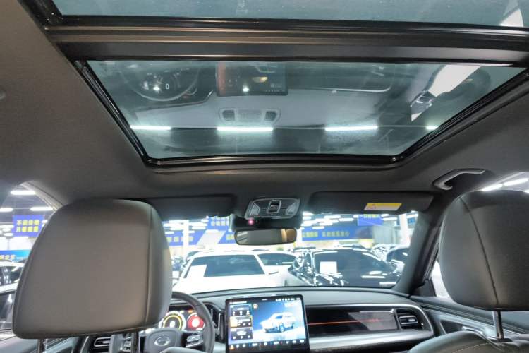 Used GAC Trumpchi GS8 2022 Linghang Series 2.0 TGDI Two-Wheel-Drive Luxury Smart Connectivity Version (7 Seats)
