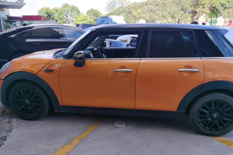 Used  MINI 2016 1.2T ONE Pioneer Edition Five-Door Version
