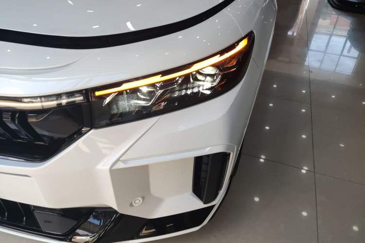 Used VOYAH FREE 2025 318 318 km Rear-Drive Touring Edition
