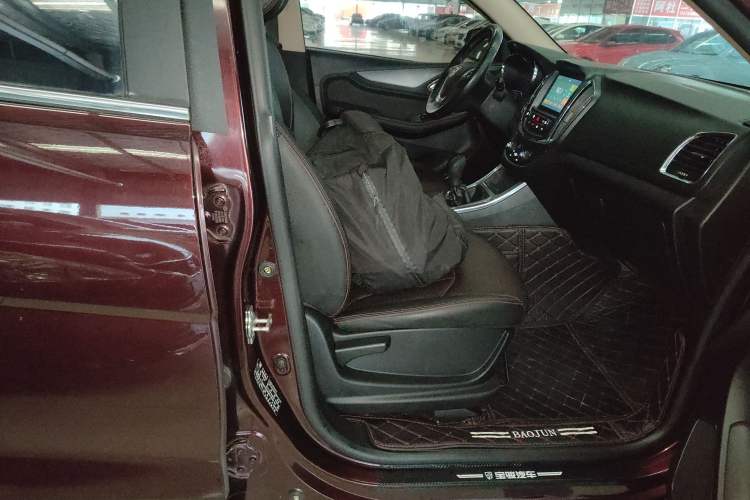 Used Baojun 560 2015 1.8L Manual Luxury Model
