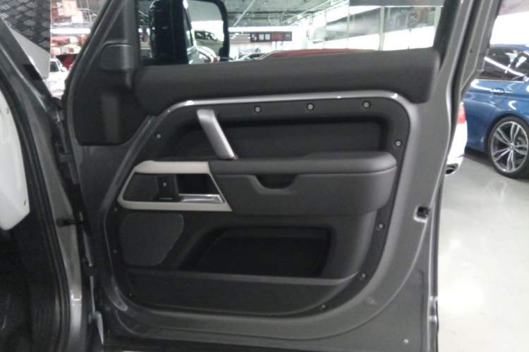 Used Land Rover Defender 2023 Facelift 110 3.0T P400 X-DYNAMIC HSE