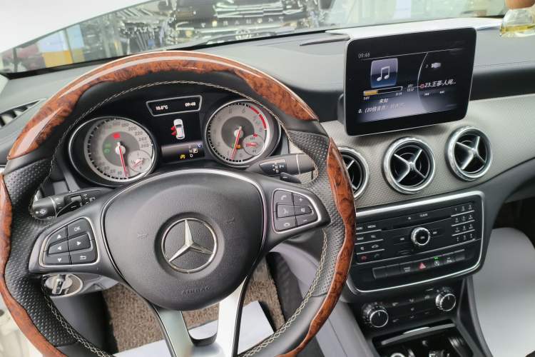 Used Mercedes-Benz GLA 2016 GLA 200 Fashion Model
