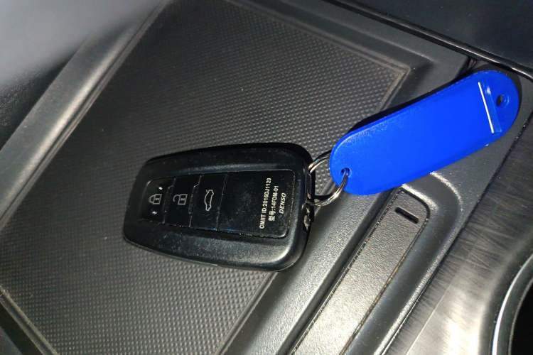 Used Toyota Camry 2021 2.0G Luxury Edition
