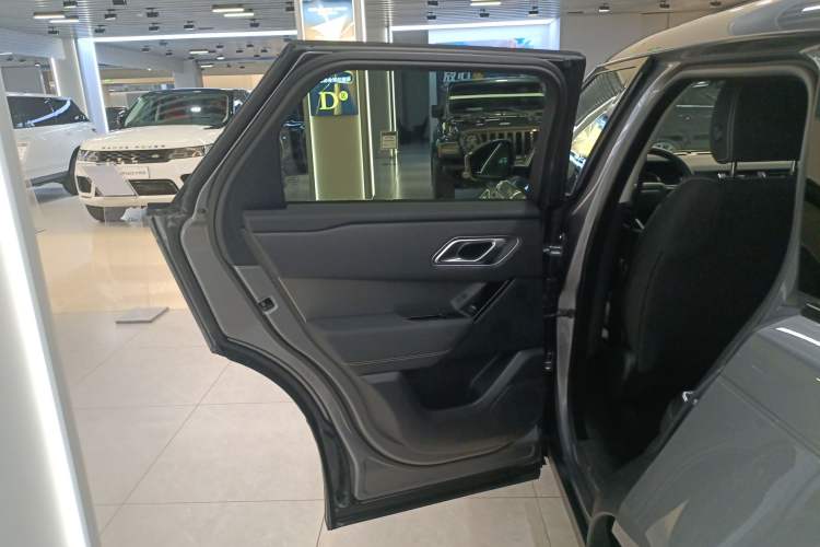 Used Land Rover Range Rover Velar 2023 250 PS
