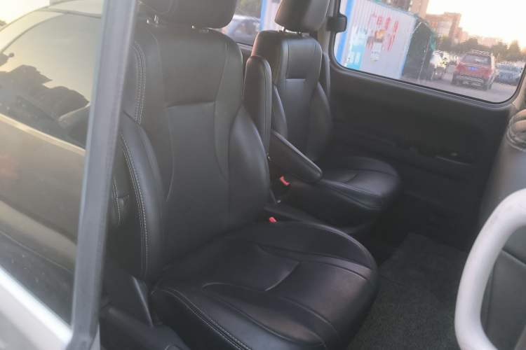 Used  M4 2016 2.0L manual Comfort trim level
