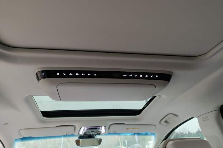 Used Buick GL8 New Energy 2024 Lu Zun Luxury Edition 7-Seater
