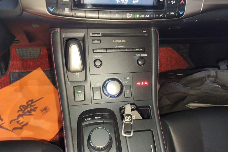 Used Lexus CT 2017 CT200h Comfort Edition Monochrome China VI
