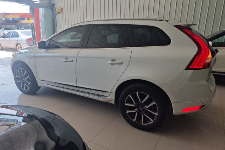 Used Volvo XC60 2017 T5 AWD Smart Upgrade Edition
