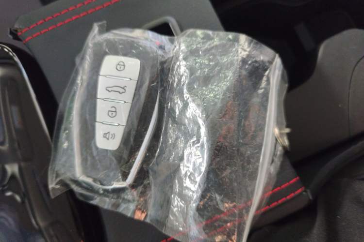 Used Geometry E Firefly 2024 301km Flowing Light
