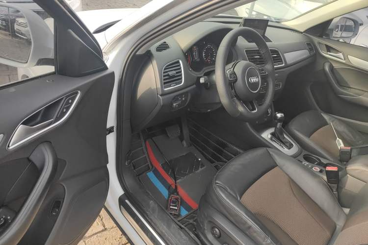 Used Audi Q3 2017 35 TFSI Fashion Model
