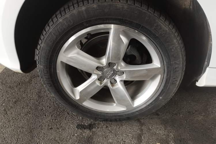 Used Audi Q5 2017 Plus 40 TFSI Ambition Model
