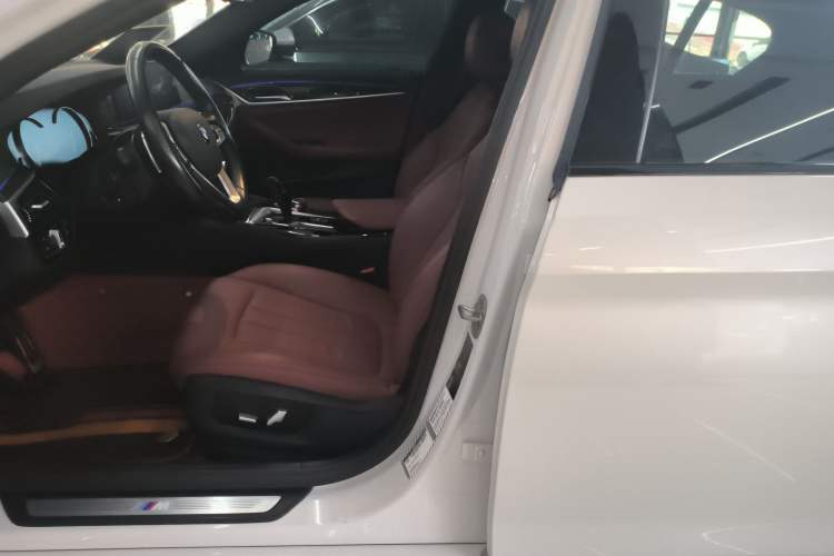 Used BMW 5 Series 2018 Restyled 530Li Leading Edition M Sport Package