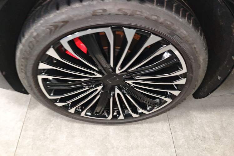 Used  12 2025 Ultra Extended-Range Edition