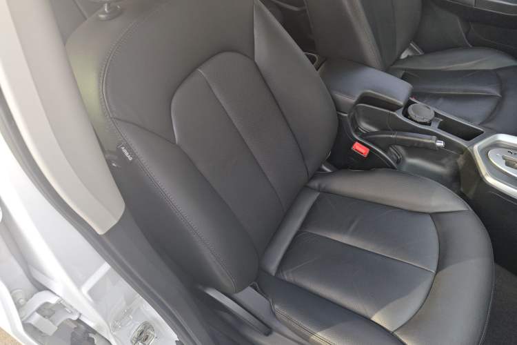 Used Venucia T70 2015 2.0L CVT Smart Edition