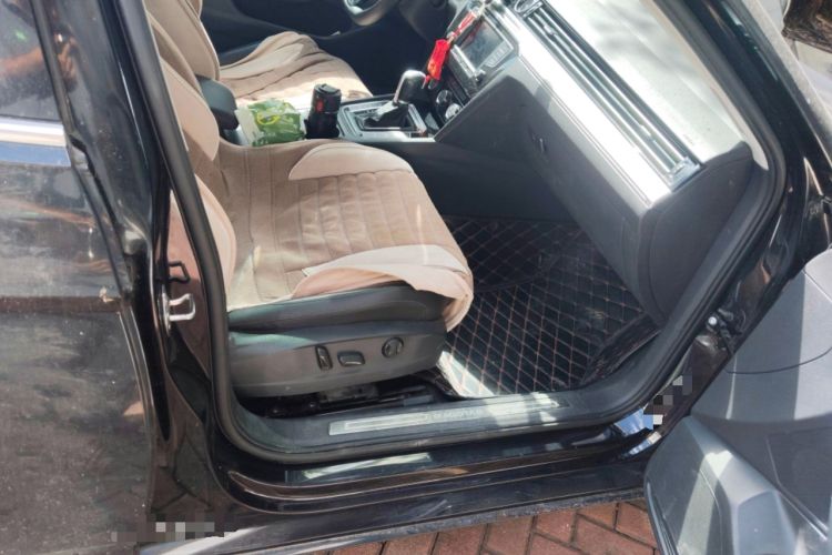 Used Volkswagen Magotan 2017 330TSI DSG Leading Model
