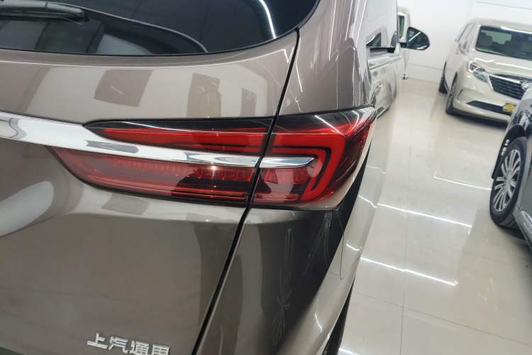 Used Buick GL8 2021 Land Cruiser Executive Class 652T Luxury Model