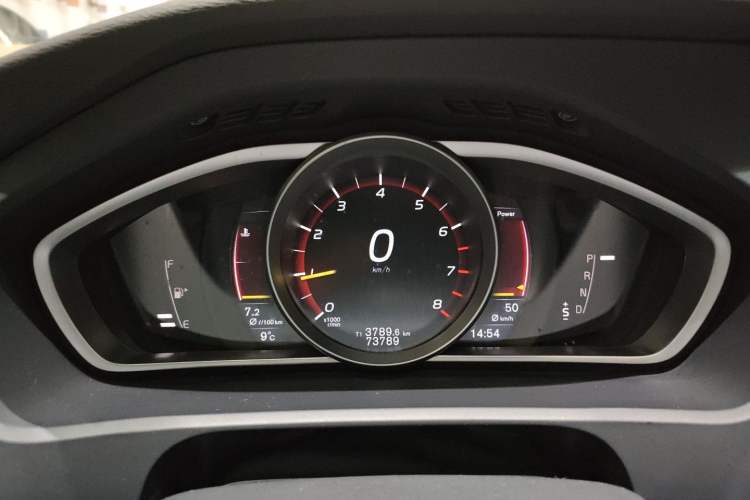 Used Volvo V40 2016 T3 Zhiyi Edition
