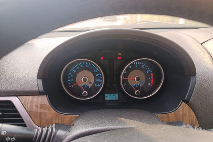 Used Buick Excelle 2015 1.5L Automatic Classic Model
