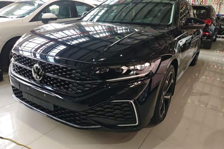 Used Volkswagen Passat 2023 330TSI Starry Elite Edition
