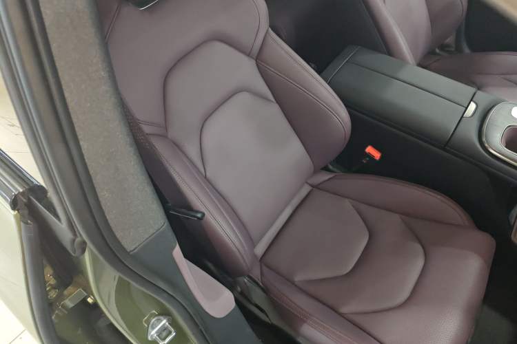 Used  SU7 2024 Rear-Drive Long-Range Intelligent Driving Version
