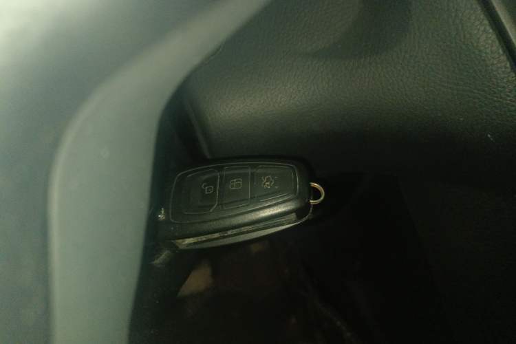 Used Ford Focus 2012 Sedan 1.6L Automatic Fashion Edition