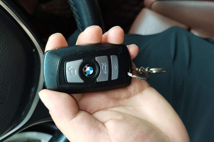 Used BMW 5 Series 2014 535Li Leading Model
