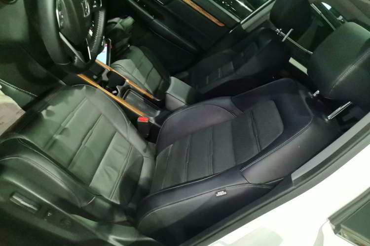 Used Honda CR-V 2017 240TURBO CVT Front-Wheel Drive Fashion Edition
